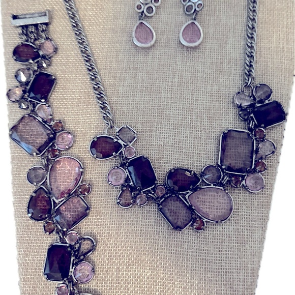 Lavender stones. Unique setting of 3. Will break up the set - Picture 3 of 9